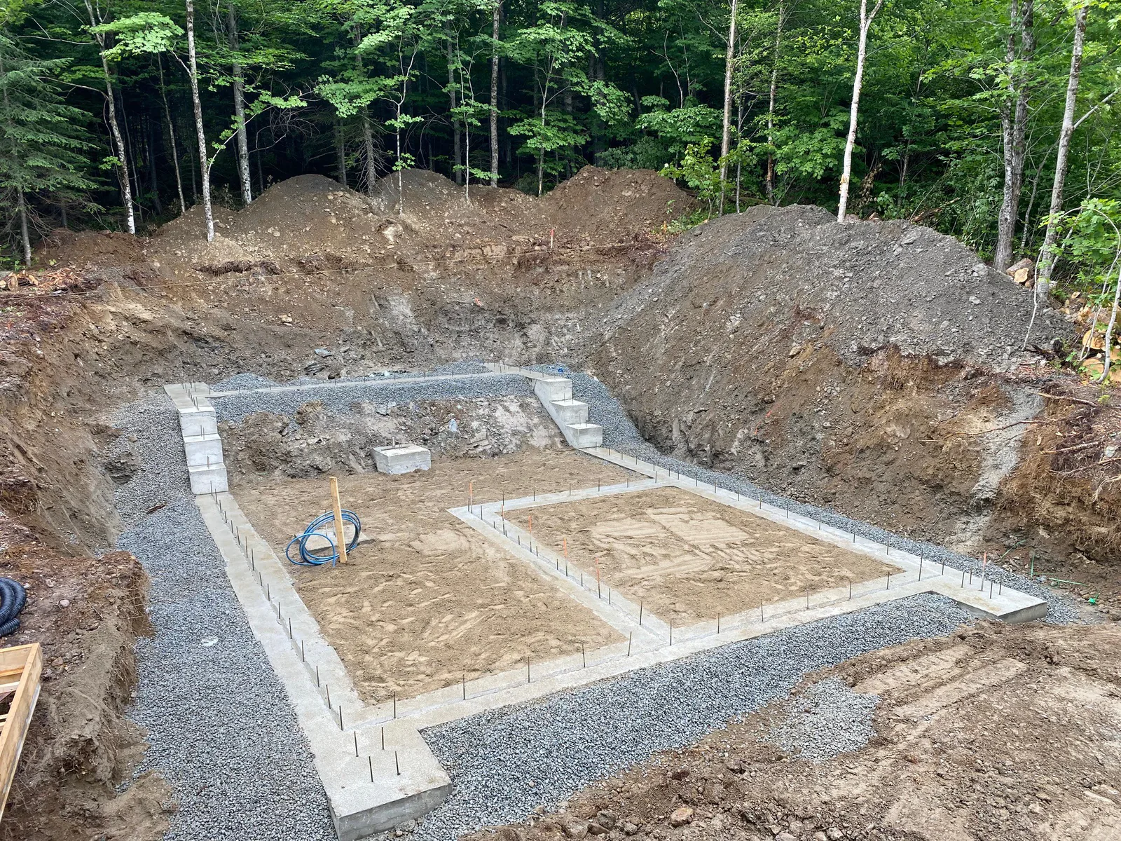 Chalet : semelles et gravier