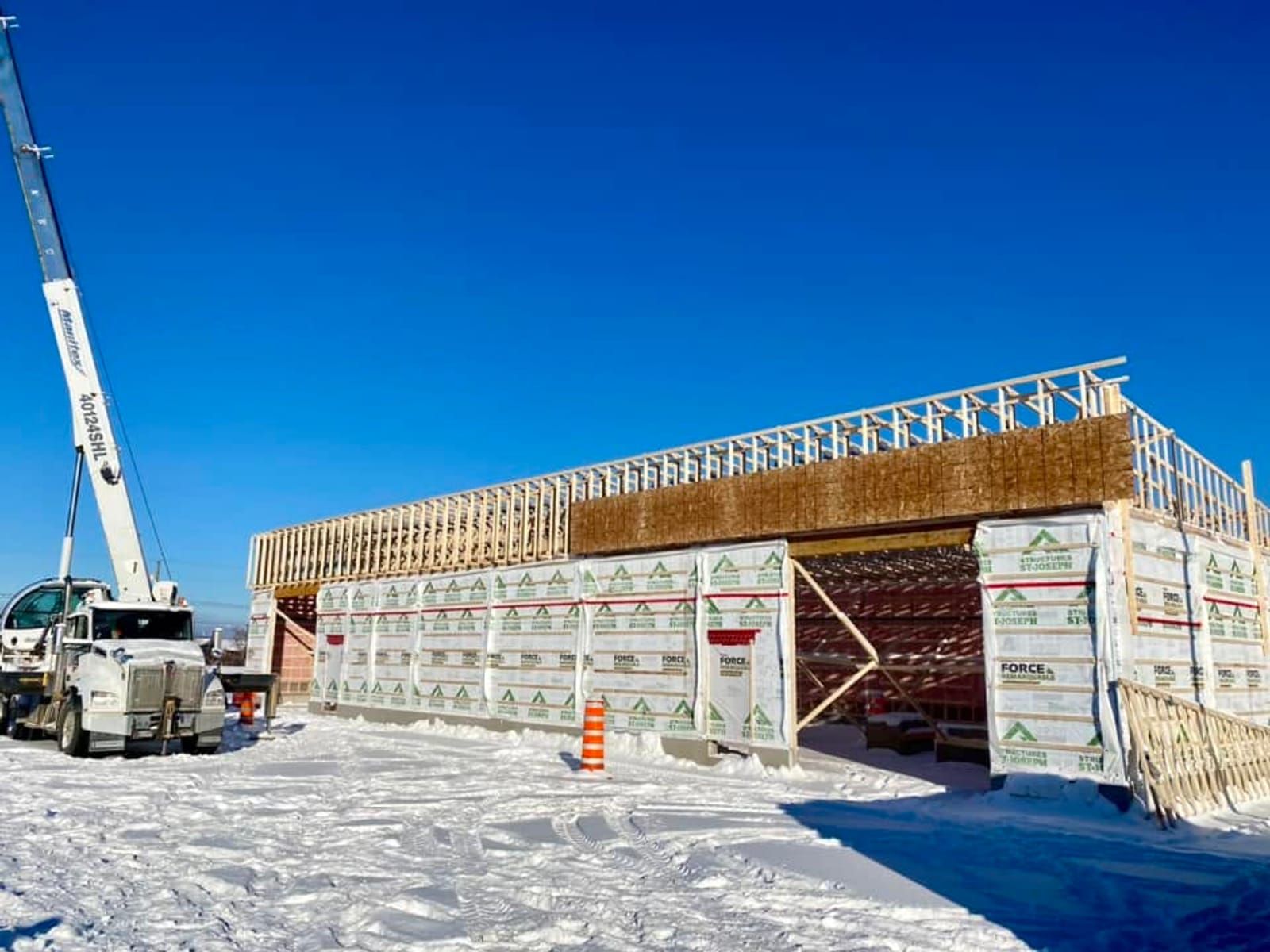 Bâtiment commercial en construction