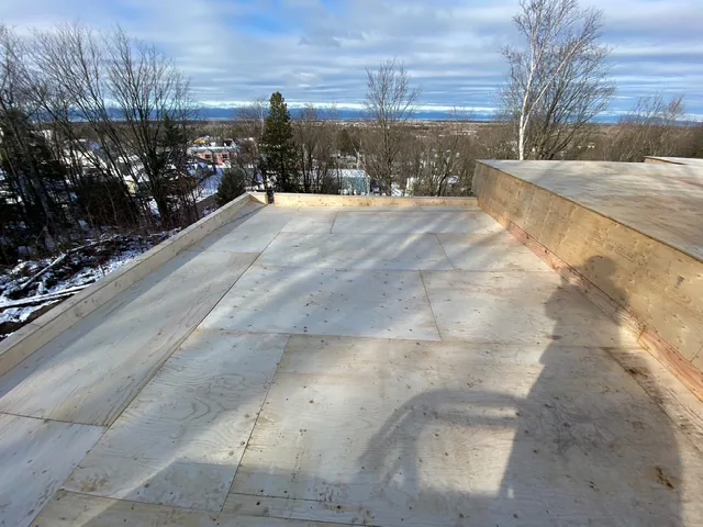 Dalle de béton d'une maison de plain-pied